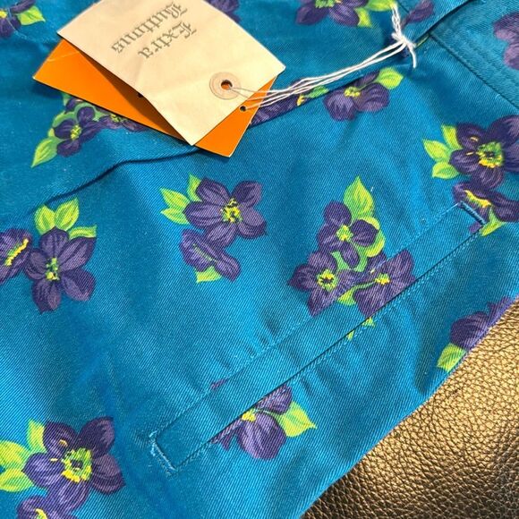 LIZSPORT New High Waisted Pleated Floral Cotton Shorts - Picture 7 of 9